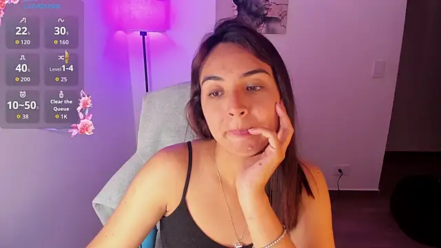 Nicole_Ss Chat XXX in diretta