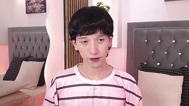 دردشة Emo_Boy_ الجنسية المباشرة