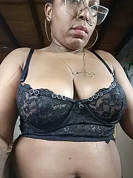 ChanneldelaCroix Adlı Modelin Canlı XXX Sohbeti