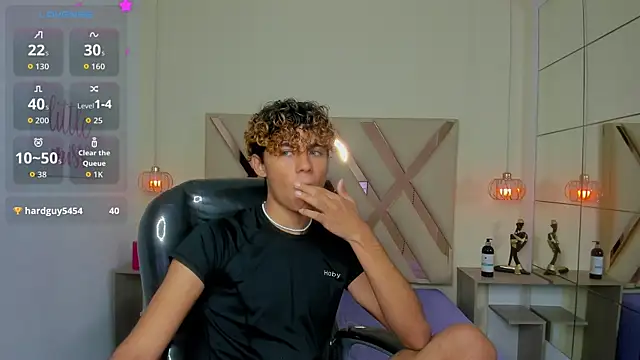 Anyelo_Twink 现场XXX聊天