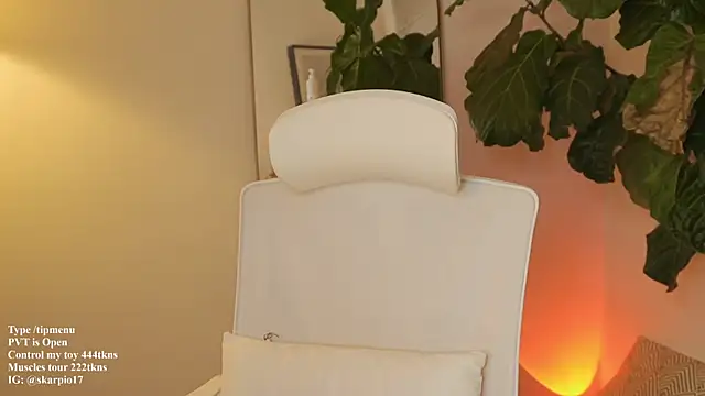 Chat +18 de Scarlett_NoirMuse ao vivo