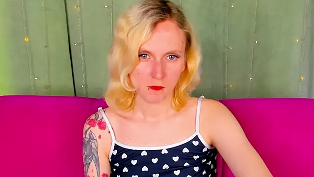 LikiLips' Live XXX Chat