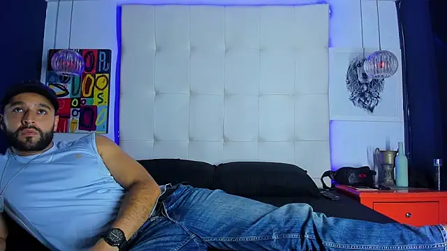 Mike333_ – Naživo XXX chat