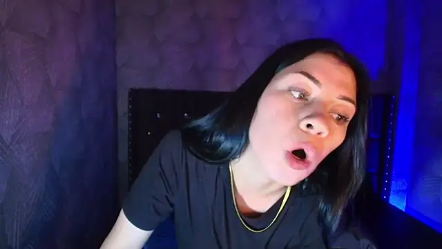AnnaliOlsenX XXX чат на живо