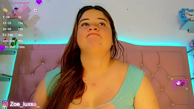 Zoe_Luxxe_'s Live XXX Chat