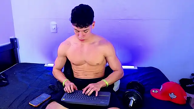 Онлайн чат XXX Luke_Muscle