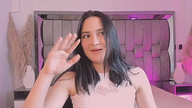 Онлайн чат XXX EmmaBeel