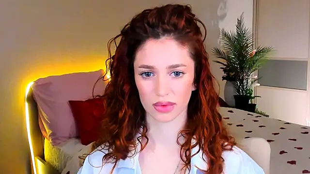 ChristinaConteeree Chat XXX in diretta