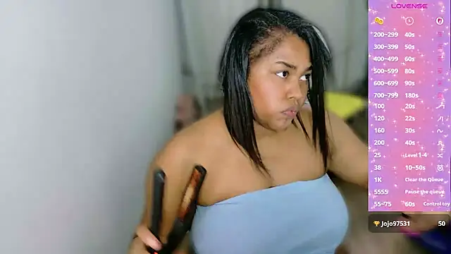 Živý XXX chat CarmenCash__