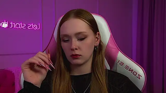Chat +18 de AgataFoxley ao vivo