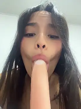 Mia-villalobos' Live XXX Chat