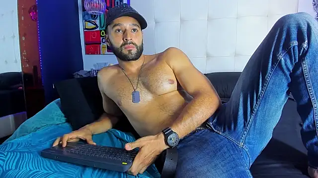 Mike333_ Live XXX-chat