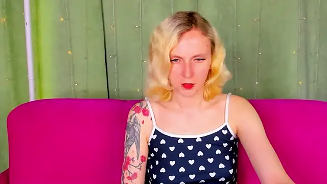 LikiLipsn Live XXX chat