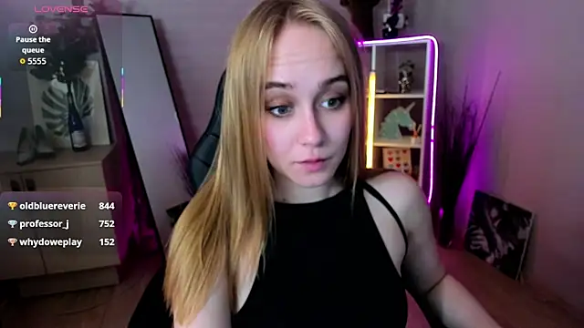 LianaBright's Live XXX Chat