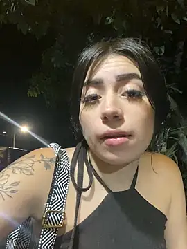 lunacruz_ Adlı Modelin Canlı XXX Sohbeti