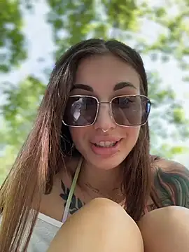 Chat XXX en directo de Charming_Ritta