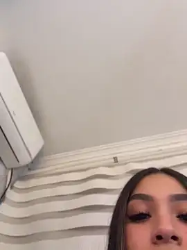 LunaBaker-1's Live XXX Chat