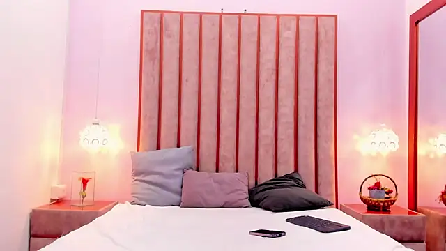 Lucie_Red's Live XXX Chat