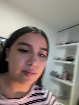 Chat +18 de HaileyBieber_ ao vivo