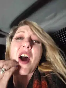 SheIsSomething Live XXX-chat