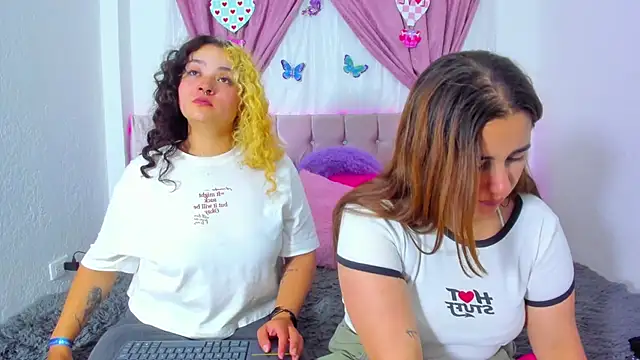 Catherine_And_Tara's Live XXX Chat