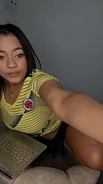Saraa_M's Live XXX Chat