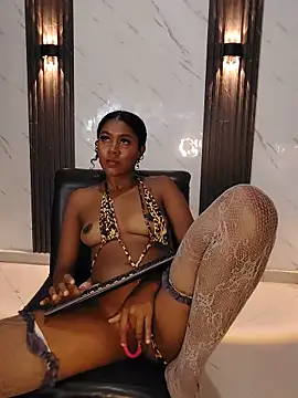 Chat +18 de CaramelDesire ao vivo