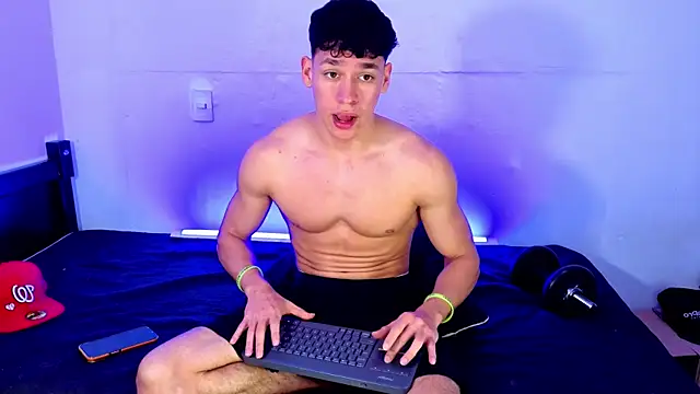 Онлайн чат XXX Luke_Muscle