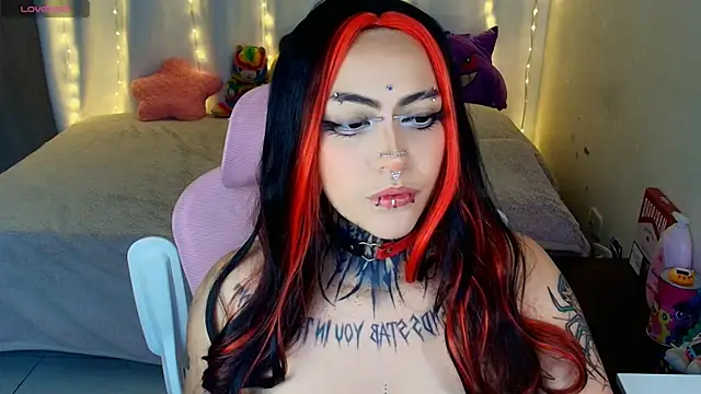 maliciaXpoison's Live XXX Chat