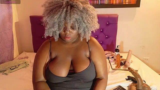 ebony_NeighborMoans' Live XXX Chat