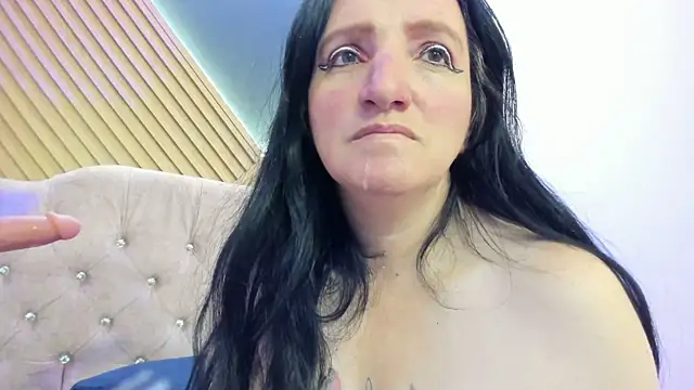 Chat XXX ao vivo de CloeMature