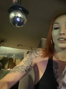 Chatroom XXX en direct de ThornsandHoney