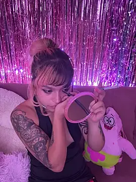 Gatalinaa111's Live XXX Chat