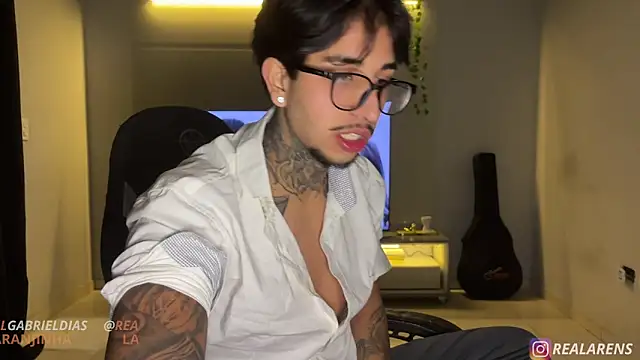 Chat +18 de RealGdiass ao vivo