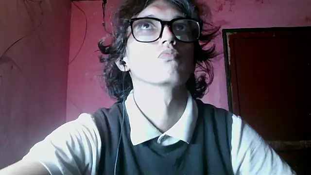 XXX chat uživo modela cherryuwu
