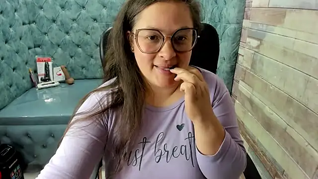 Sarah_Boobs_'s Live XXX Chat