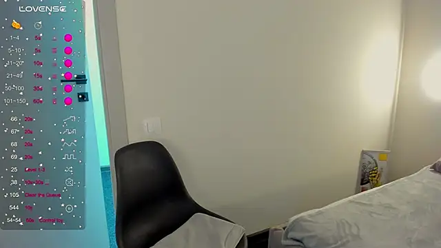MikaBloom's Live XXX Chat