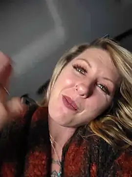 SheIsSomething Live XXX-Chat