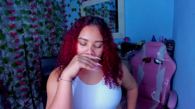 Chat +18 de AngelaCoffee ao vivo