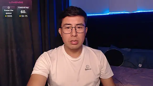 andrewmhilton_'s Live XXX Chat