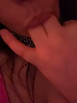 YaraQueen's Live XXX Chat
