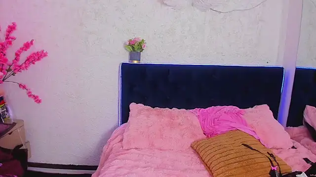 Chatroom XXX en direct de Katty_Kiiss_
