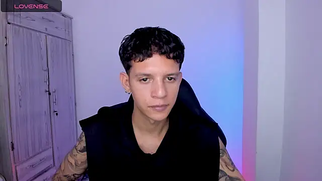 tylernova's Live XXX Chat
