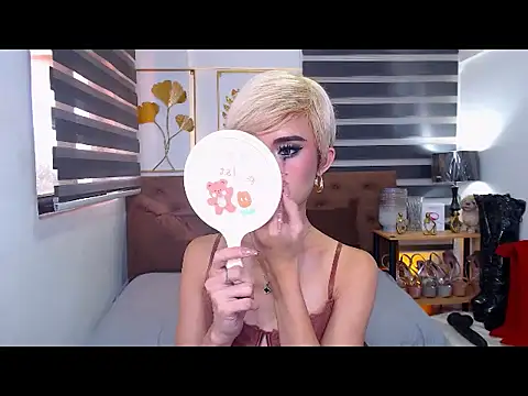 Chat XXX en directo de JuicyCockThea