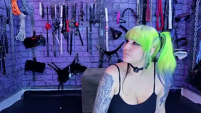 Chatroom XXX en direct de PANDORANEZZ