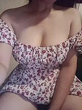 KITTEN-10's Live XXX Chat