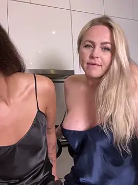 Keep_us_wild's Live XXX Chat