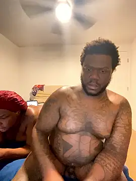 Chat XXX en directo de Tattedupdek
