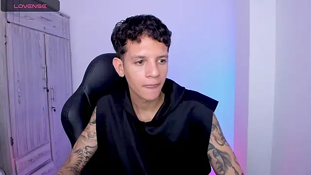 tylernova live XXX chat