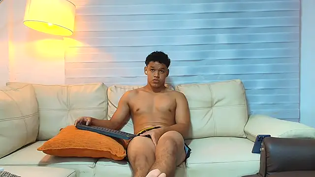 Chat +18 de oliver_evans_ ao vivo